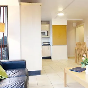 Otel Hall